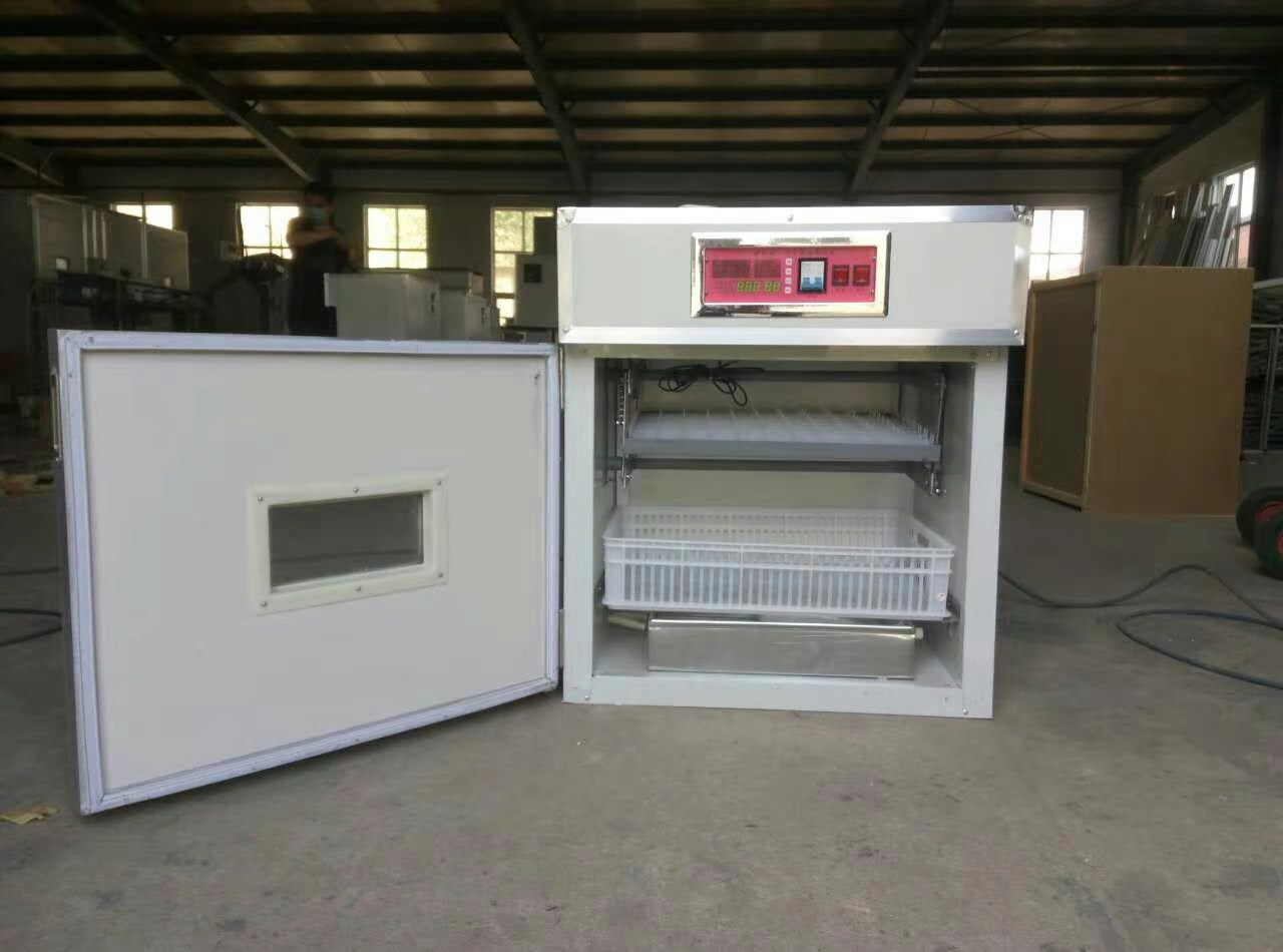 88枚小型孵化機(jī)